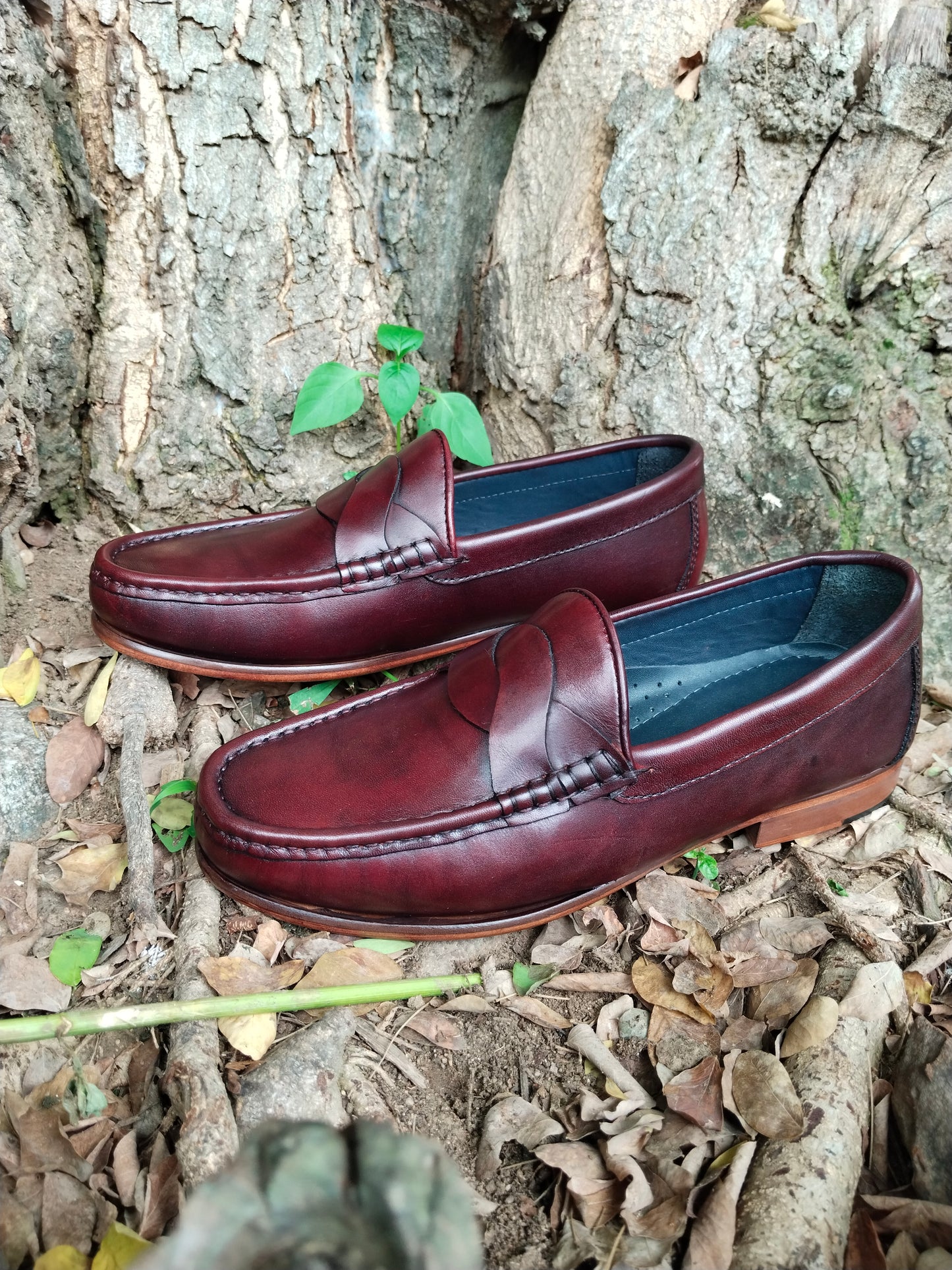 Moccasins With Cross Saddle in Leather Sole